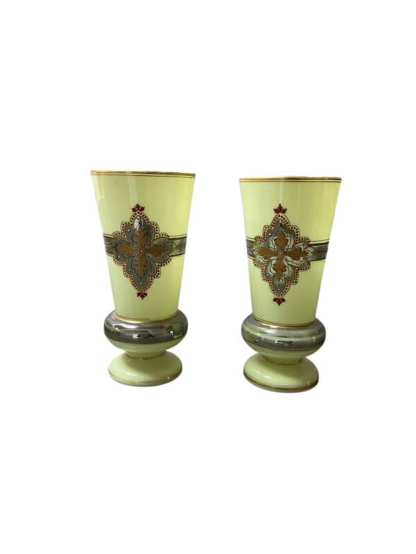 paire de vases napoléon iii en opaline Émaillé